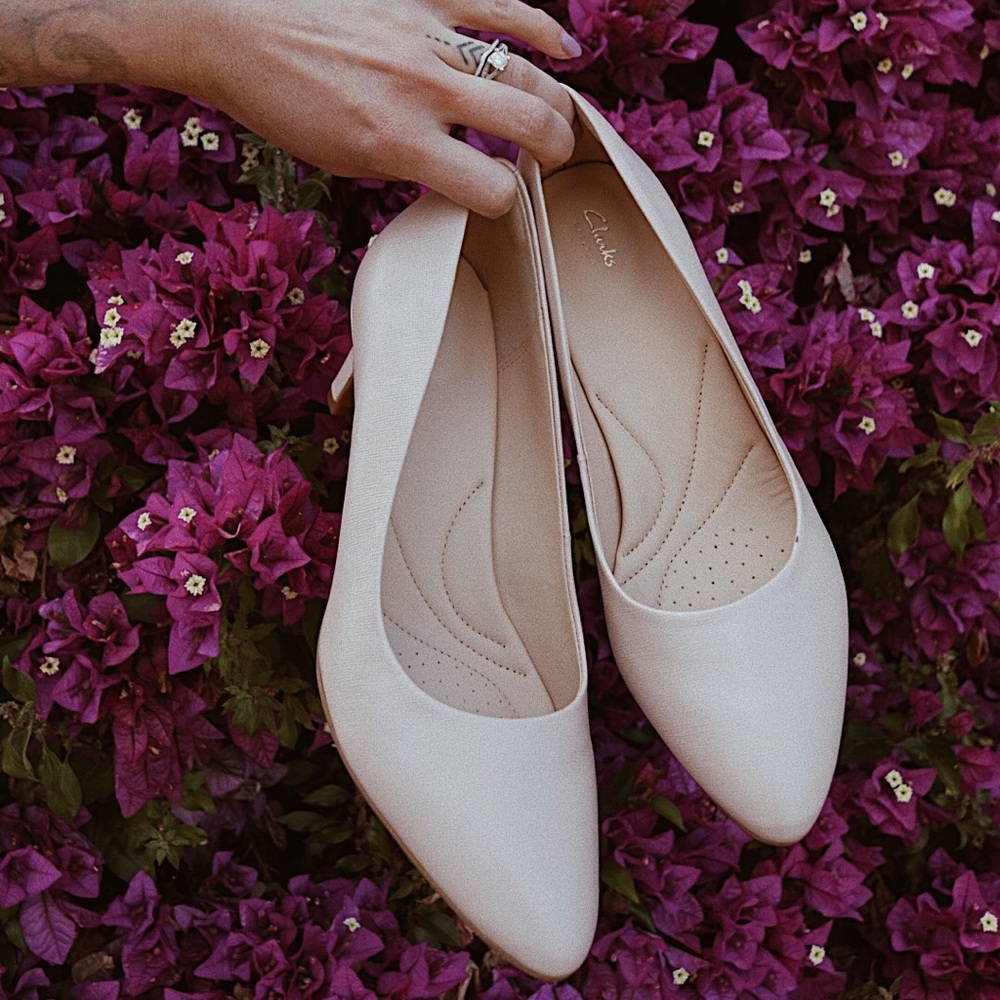 Clarks Calla Rose Pumps in Cream